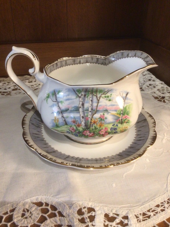 Royal Albert Other - Royal Albert - Silver Birch - Gravy Boat and Underplate